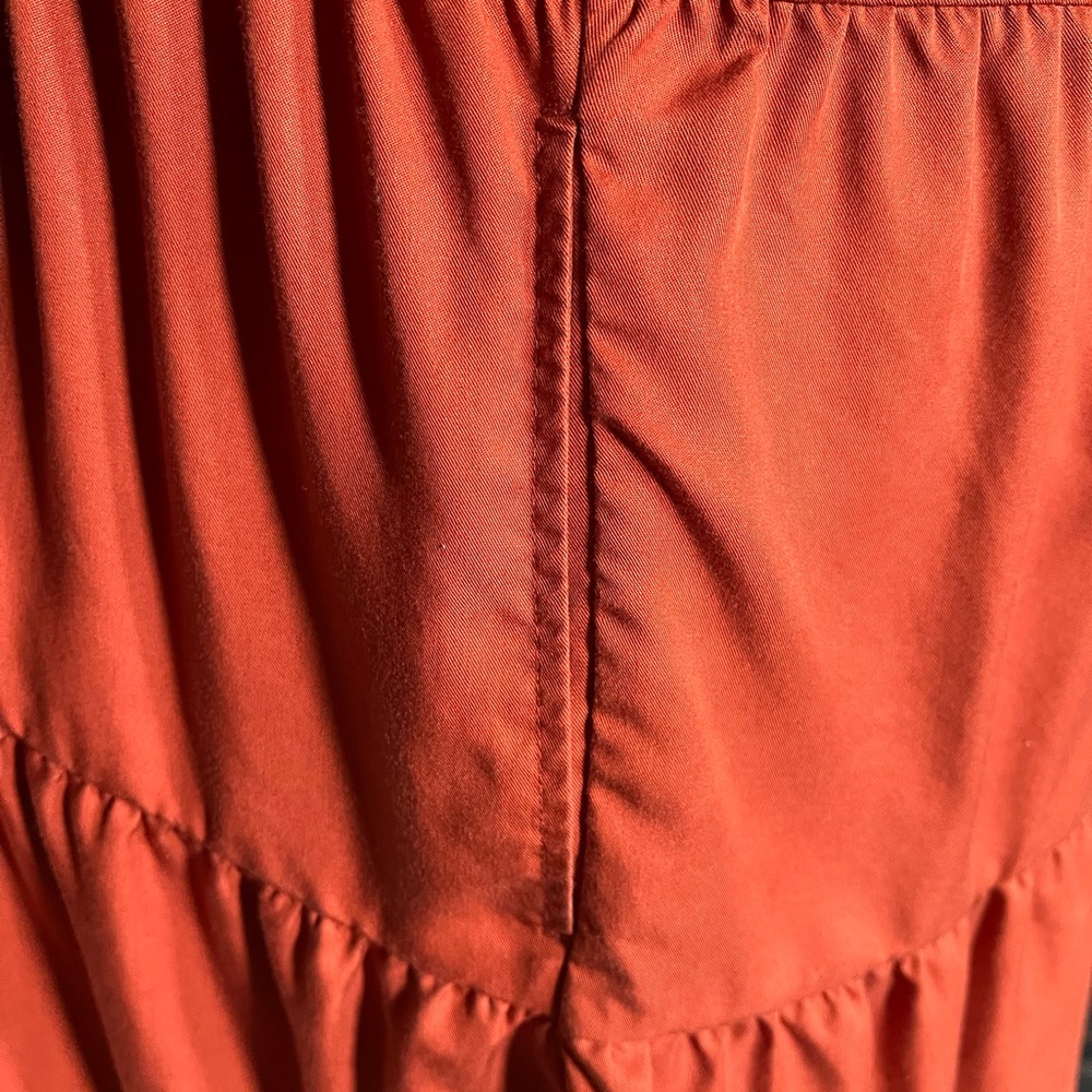 Elegant Rust V-Neck Dress - Picture 5 of 9